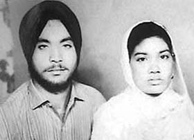 A file photo of BSF Constable Surjit Singh and <b>Angrej Kaur</b> - pun3