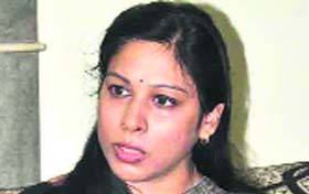 Prior to her in erstwhile Uttar Pradesh district Haridwar had <b>Aradhna Shukla</b> ... - dun5