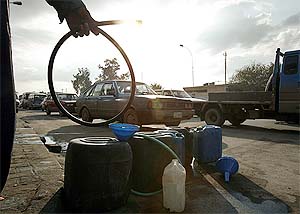 Fuel scarce in Iraq