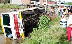 punjab bus fell into ditch chandigarh roadways passersby look rajpura patiala zirakpur highway saturday near