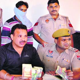 Narinder, who concocted a story of robbery, in the police net along with cash in Jalandhar